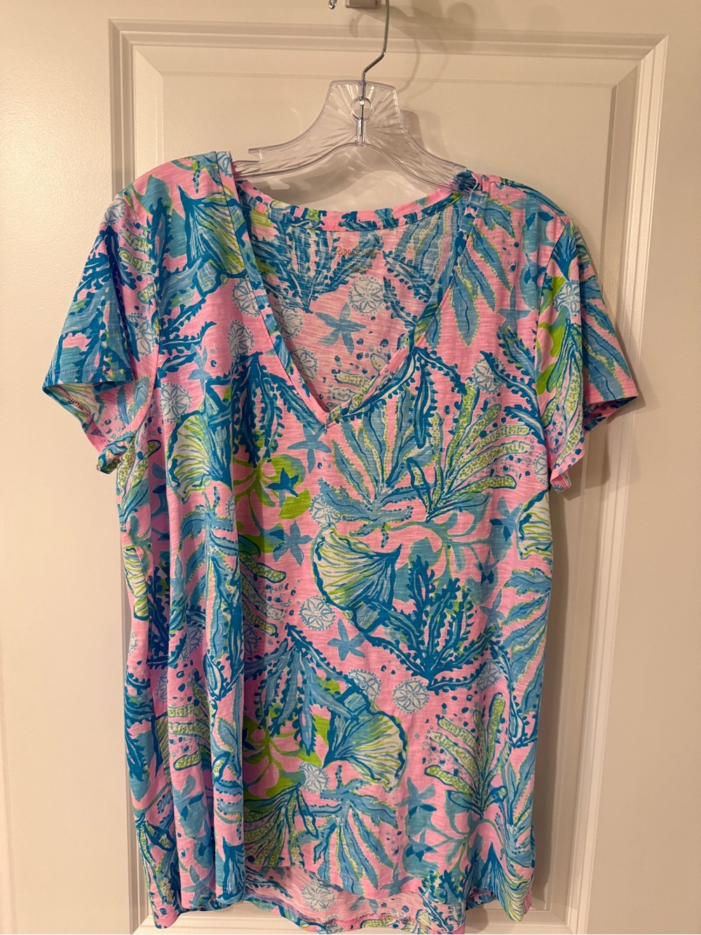 Lilly Pulitzer Pink Blue Green Floral V-Neck Short Sleeve Tee